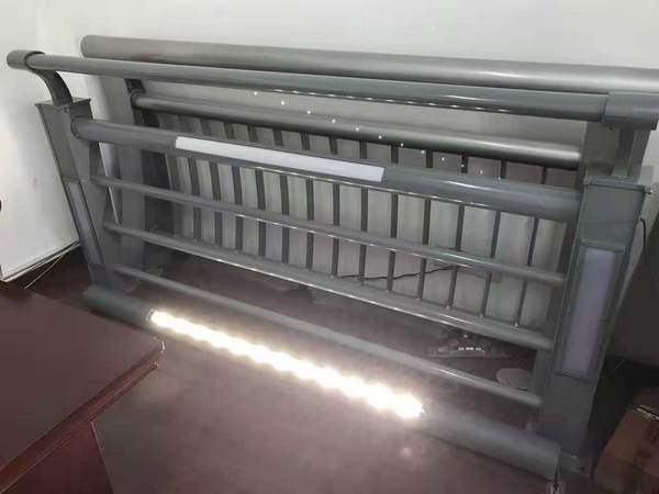 燈光護欄
