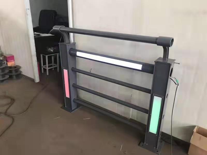 燈光護欄